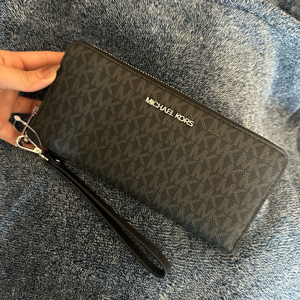Brand new Michael Kors wallet